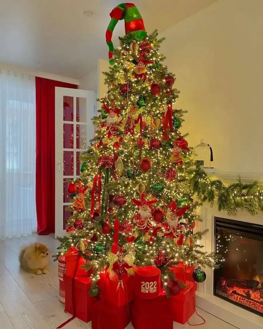 Classic Red and Gold Tree