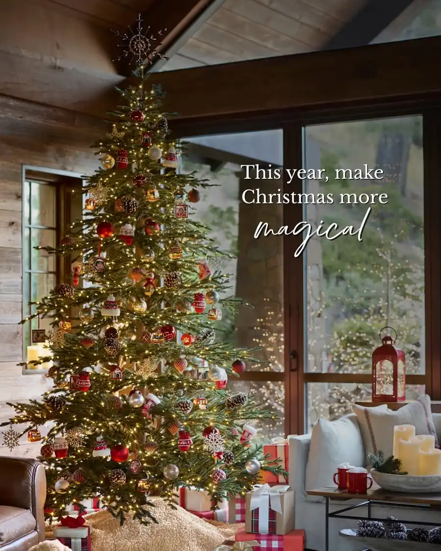 Classic Christmas Decor Ideas with a Red, Green and Gold Traditional Christmas Tree