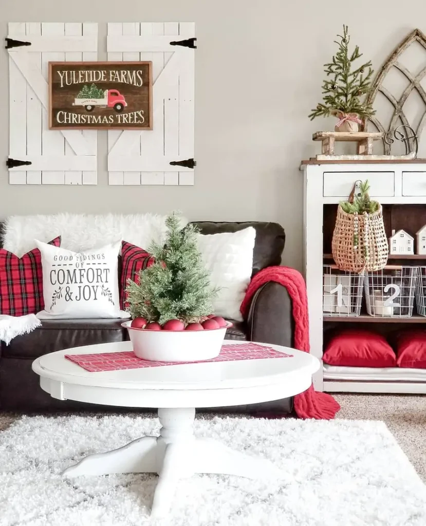 5: Red and White Balloon Arch