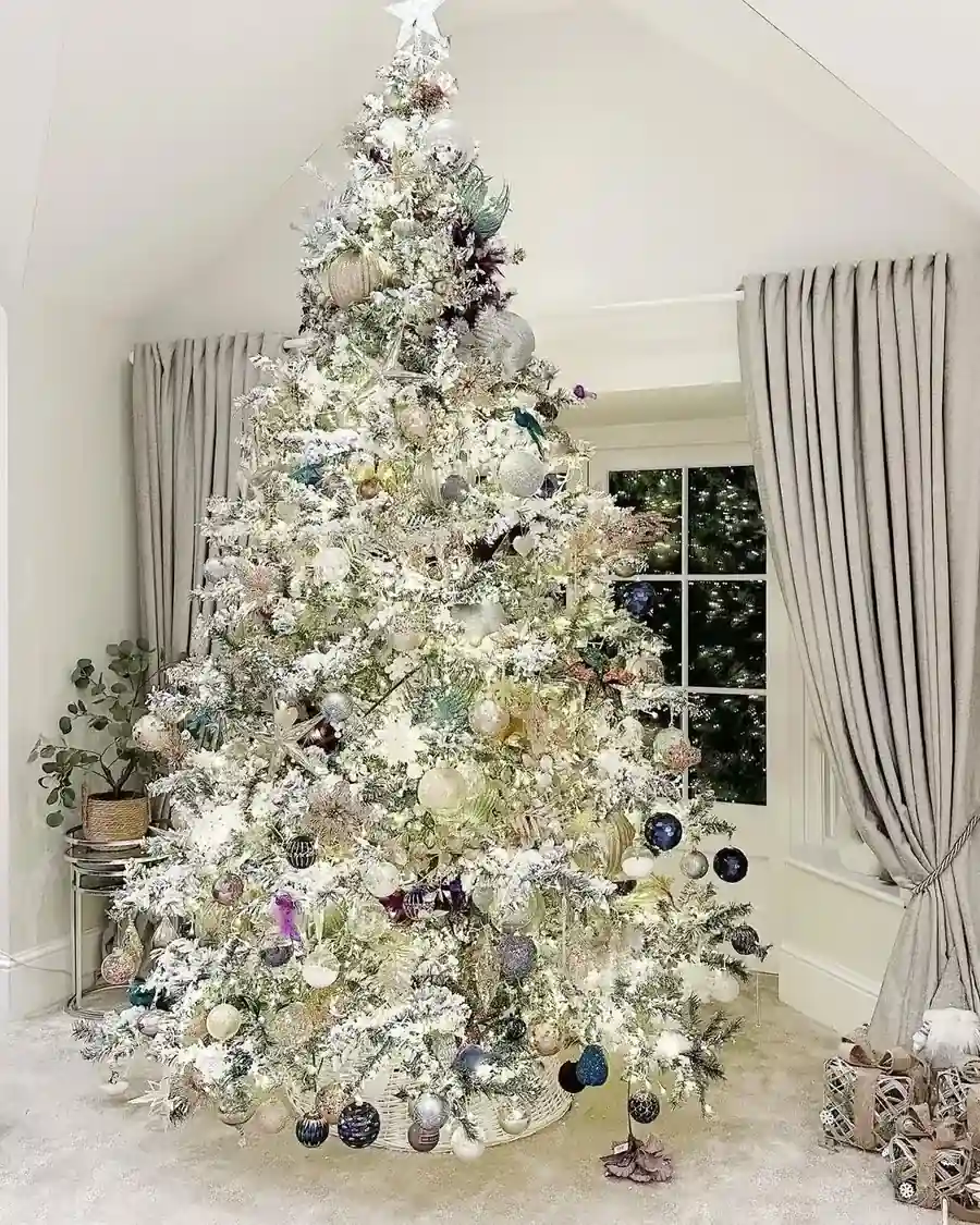 Minimalist Scandinavian Tree